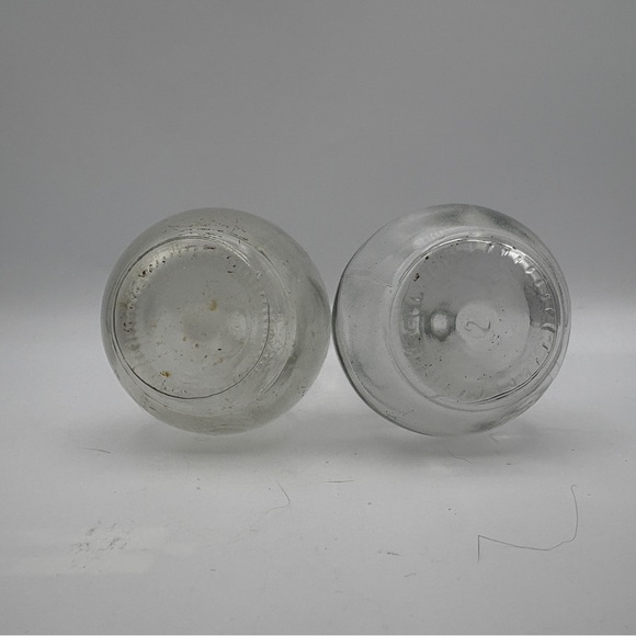 Pair of Petite Glass Bud Vases - Picture 2 of 4